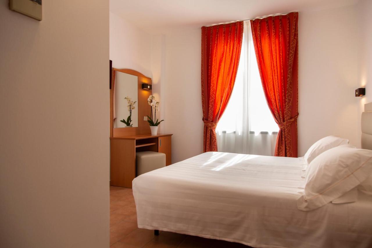 Hotel Villa Paradiso Passignano sul Trasimeno Room photo