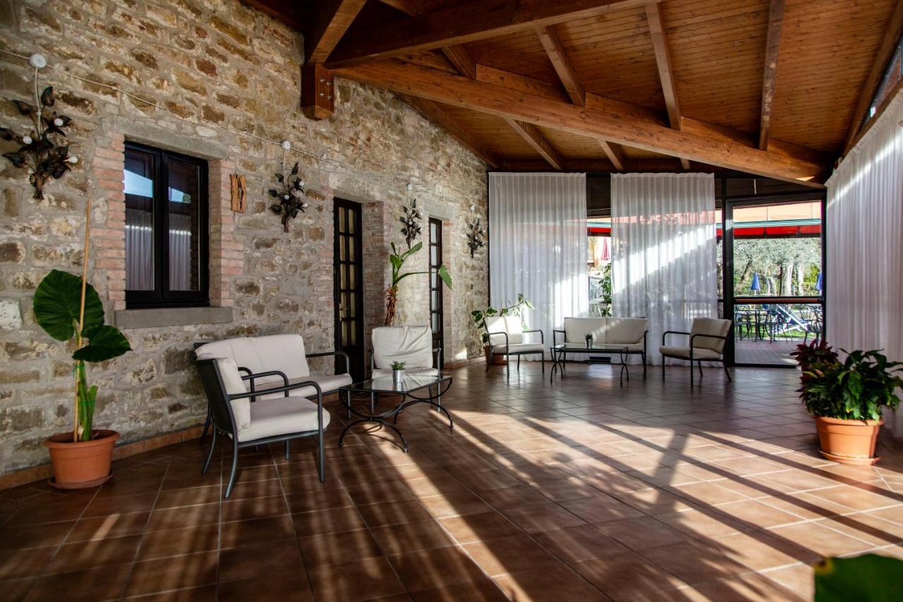 Hotel Villa Paradiso Passignano sul Trasimeno Exterior photo