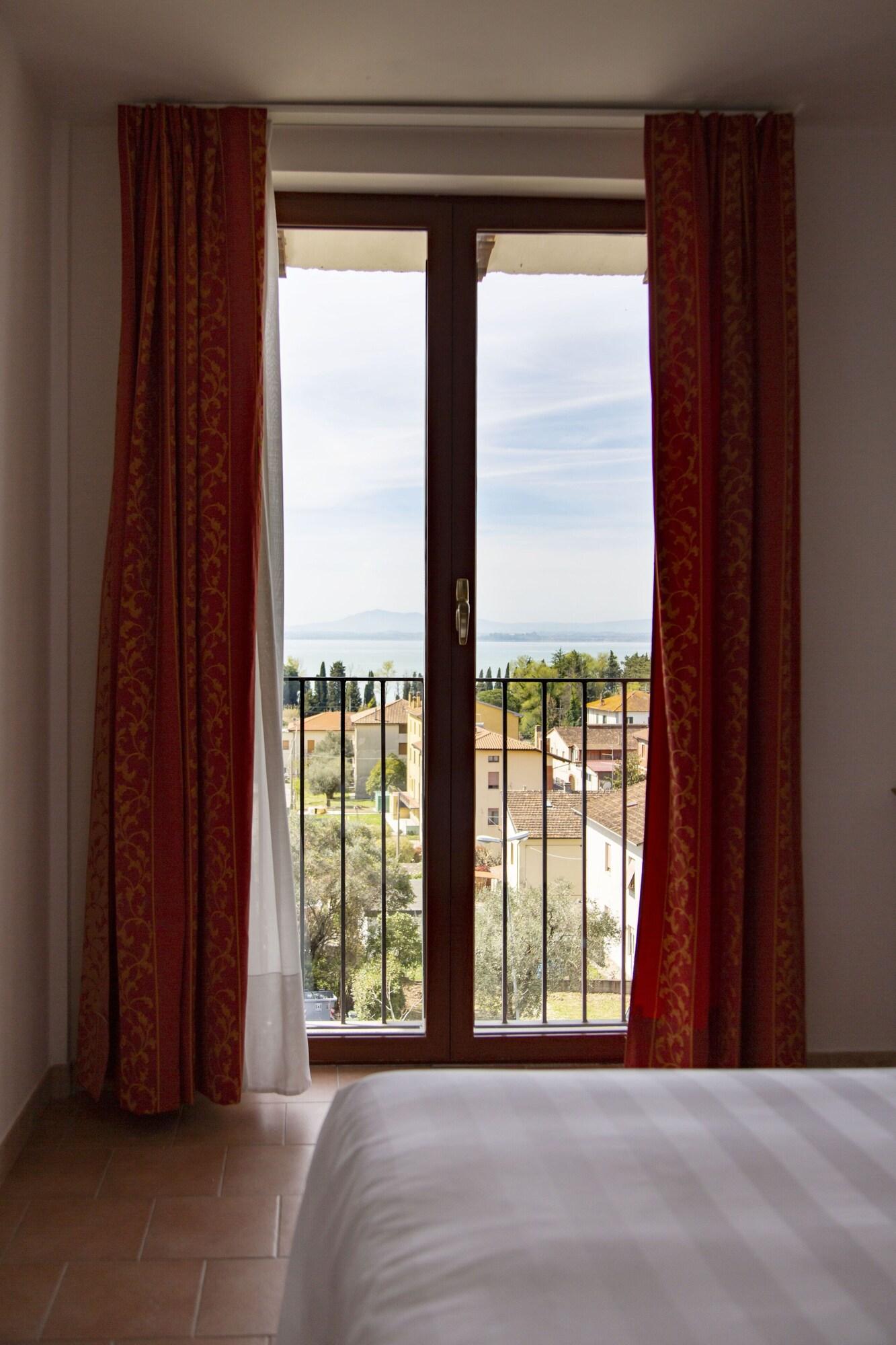 Hotel Villa Paradiso Passignano sul Trasimeno Exterior photo