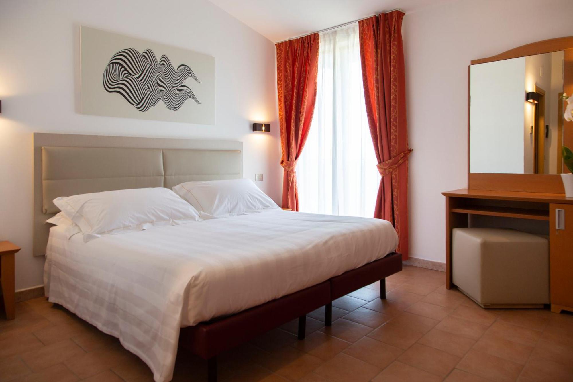 Hotel Villa Paradiso Passignano sul Trasimeno Room photo